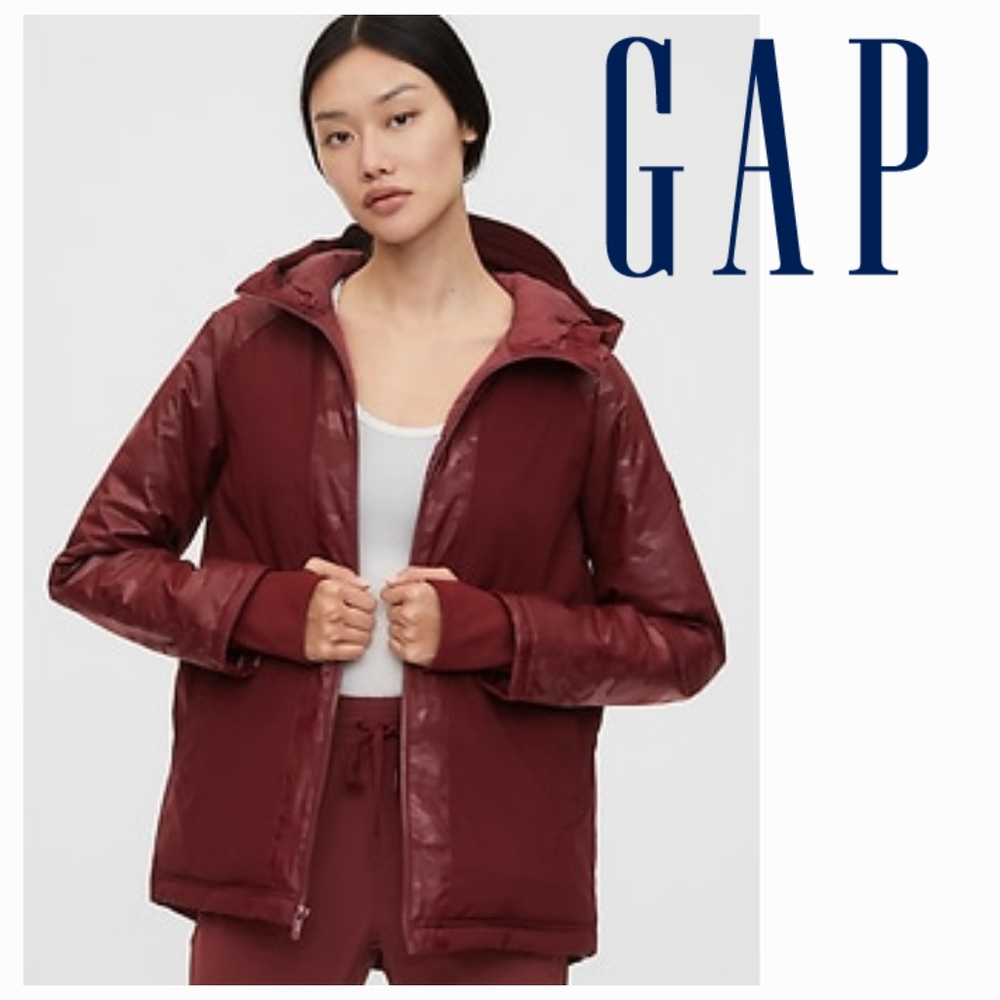 GapFit Upcycled Shiraz Red Camo Puffer Jacket Size M